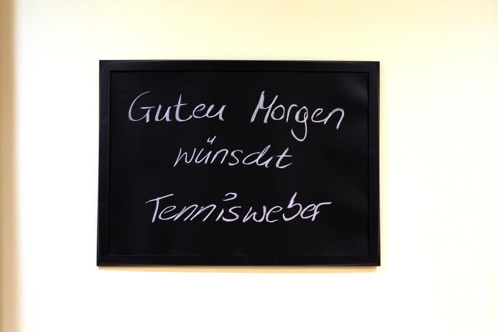 Pension Tennisweber Schwechat Chambre photo