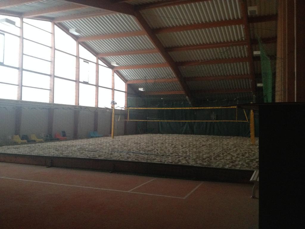 Pension Tennisweber Schwechat Extérieur photo